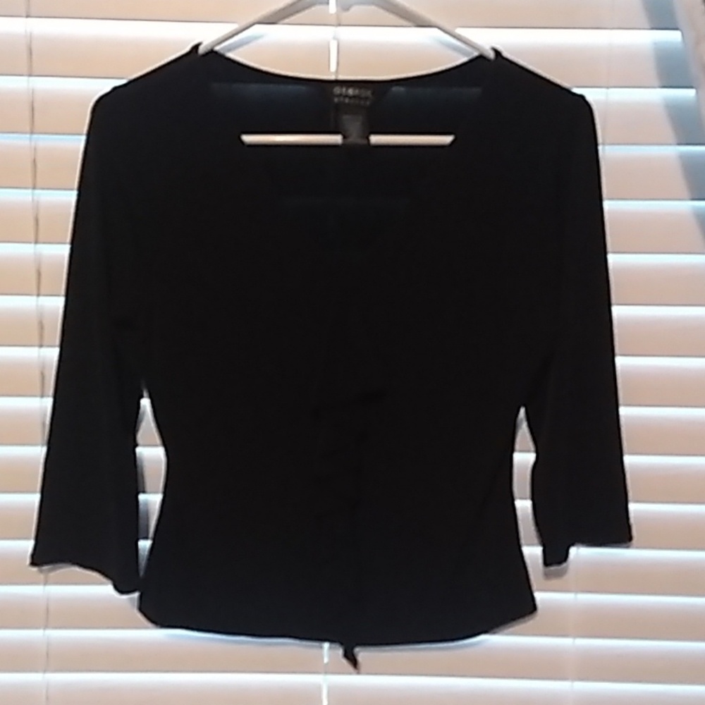 Elbow length sleeve shirt